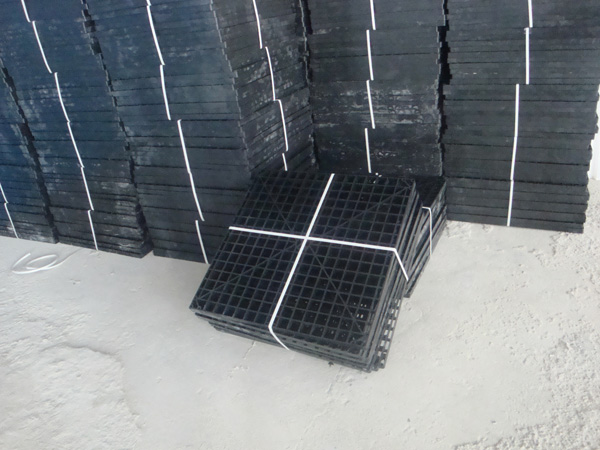 �W������